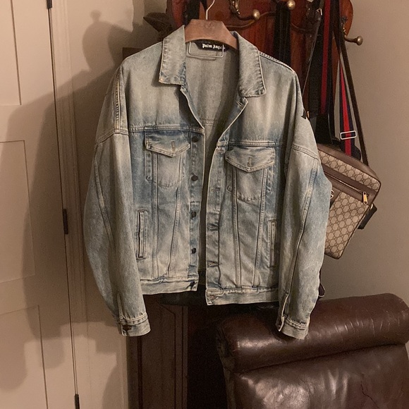 Brand New. Never Worn. Men’s XXL Palm Angels light blue denim trucker jacket. - Picture 2 of 8